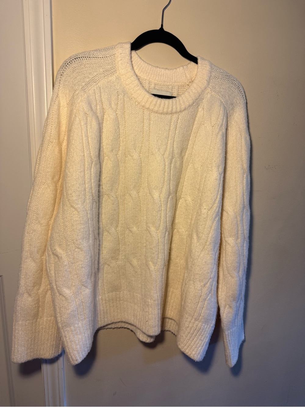 Abercrombie & Fitch Women's Cream Cable Crew Sweater - Picture 2 of 5